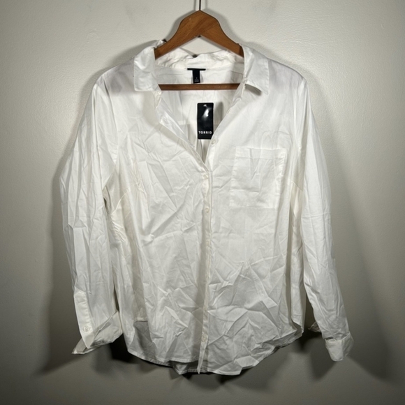 NWT Torrid Madison  Poplin Button Down Blouse 1X - Picture 3 of 5
